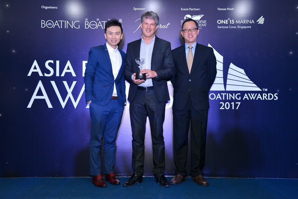 Erwin Bamps, CEO Gulf Craft receiving the Best Asian Built Yacht Award at the Asia Boating Awards 2017_LR.jpg