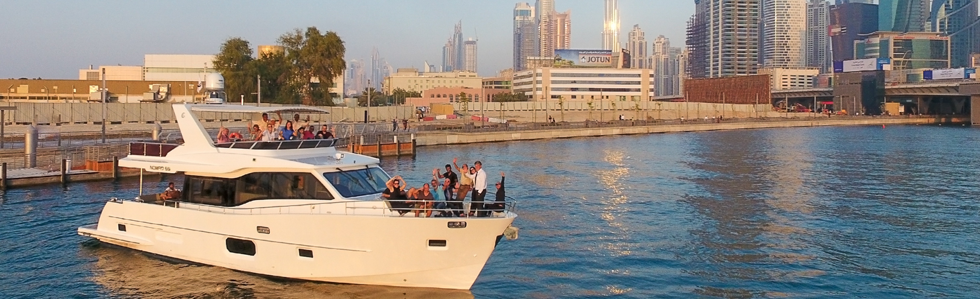 Nomad-55,-Dubai-Canal.jpg